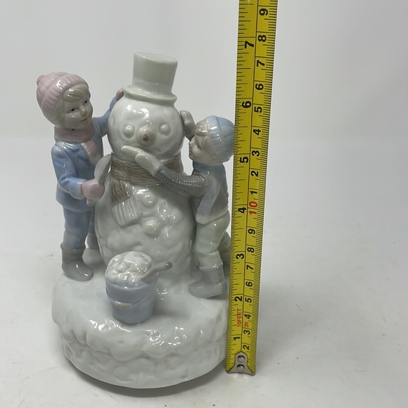 Vintage Frosty The Snowman Music Box Working Spins Winter Muted Pastel Porcelain - Picture 9 of 10